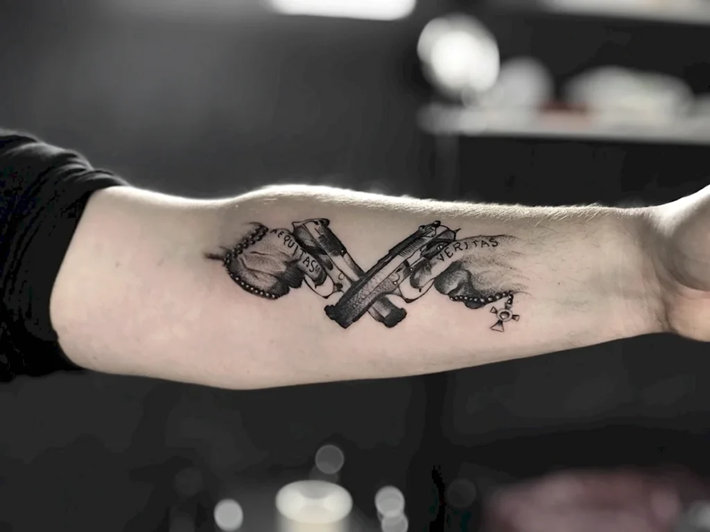 тату на руке мужские